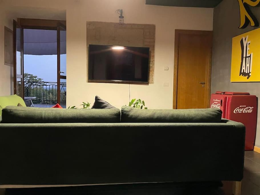 Kamyhouse Una Tranquilla Struttura Nel Verde Vila Nápoles Exterior foto